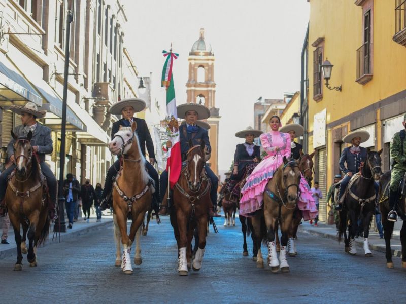 EL GOBERNADOR DEL ESTADO ENCABEZÓ EL DESFILE DEL 20 DE&nbsp;NOVIEMBRE