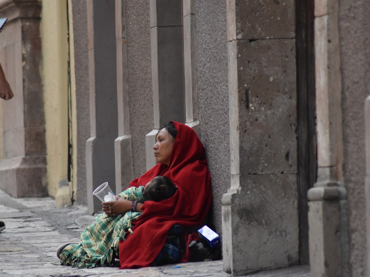 SAN MIGUEL DE ALLENDE: ENTRE LOS QUE SIRVEN Y LOS SERVIDOS 