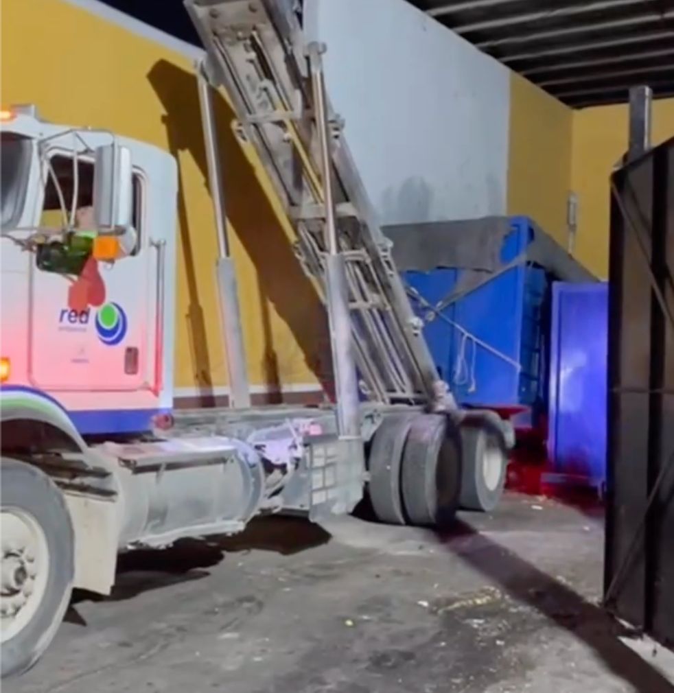 CONTINÚA LIMPIEZA Y MANEJO DE RESIDUOS EN EL MERCADO&nbsp;REPÚBLICA