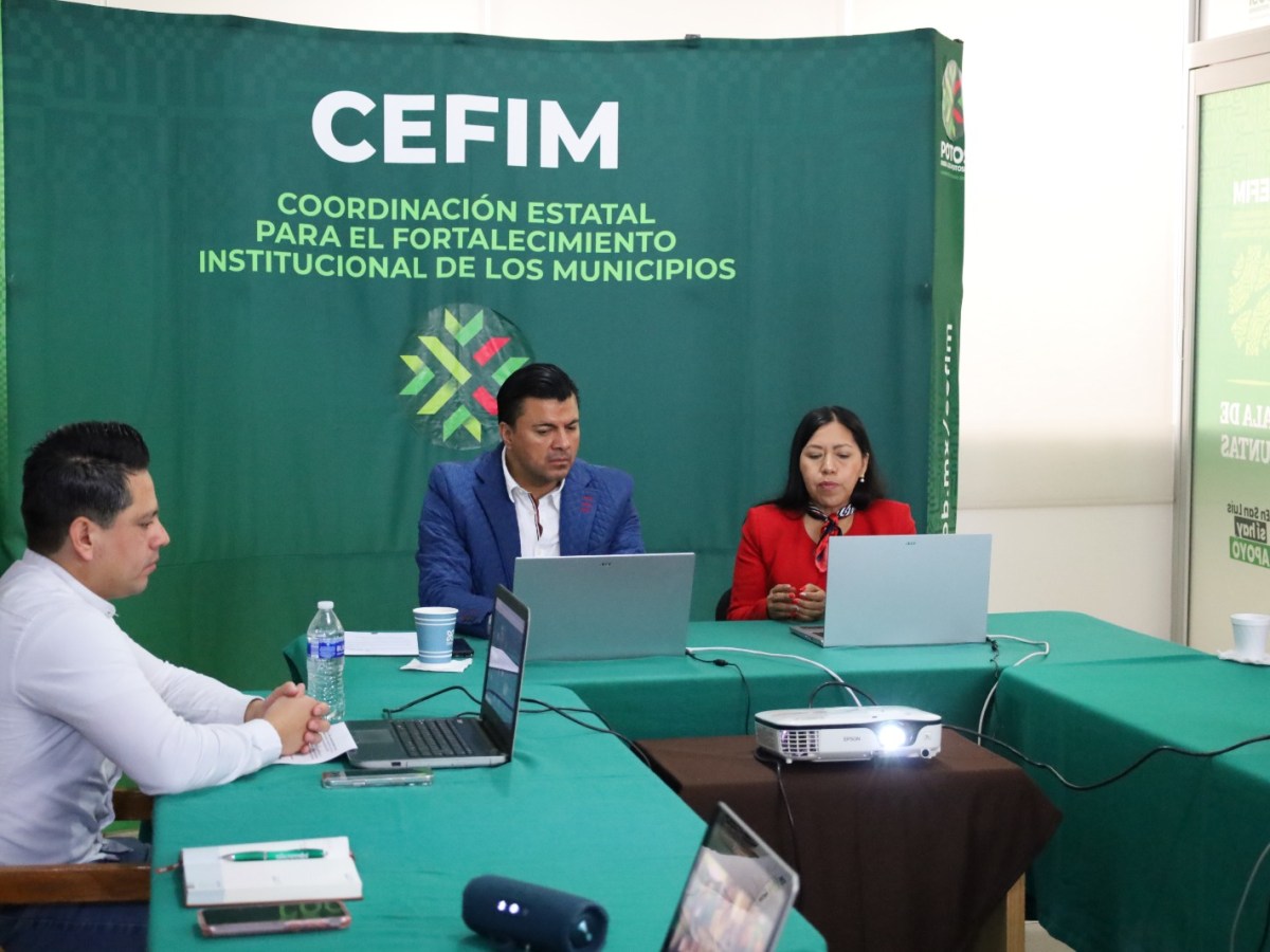 INSTRUYEN A FUNCIONARIOS MUNICIPALES EN DERECHOS Y TRADICIONES DE PUEBLOS&nbsp;ORIGINARIOS