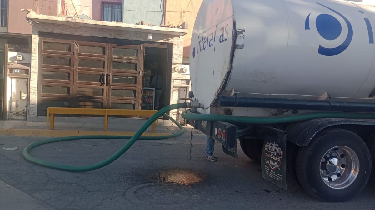 INTERAPAS DISTRIBUYE AGUA EN LAS COLONIAS JUAN PABLO Y BUENOS&nbsp;AIRES