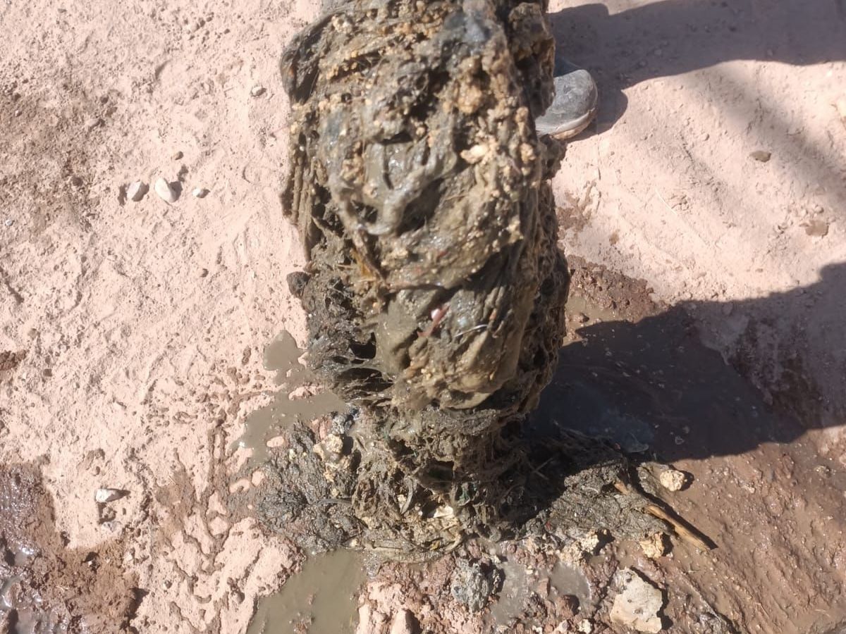 RETIRA INTERAPAS GRASA Y TRAPOS DE LA RED SANITARIA DE SAN FERNANDO EN EL&nbsp;SAUCITO