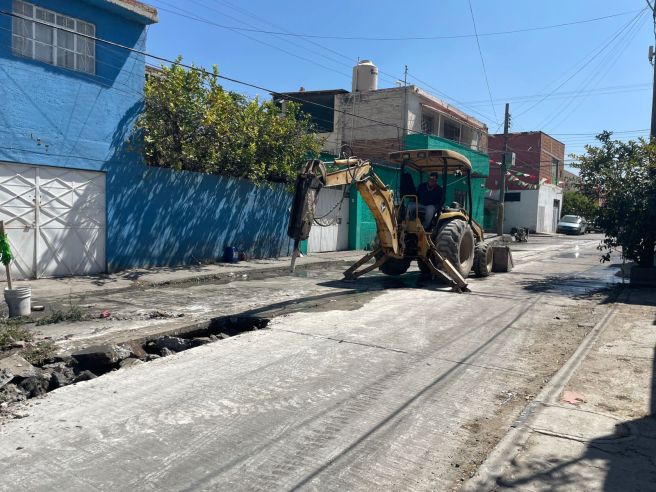 ATIENDE INTERAPAS COLAPSOS DE DRENAJE EN 7 PUNTOS DE LA COLONIA JULIÁN&nbsp;CARRILLO