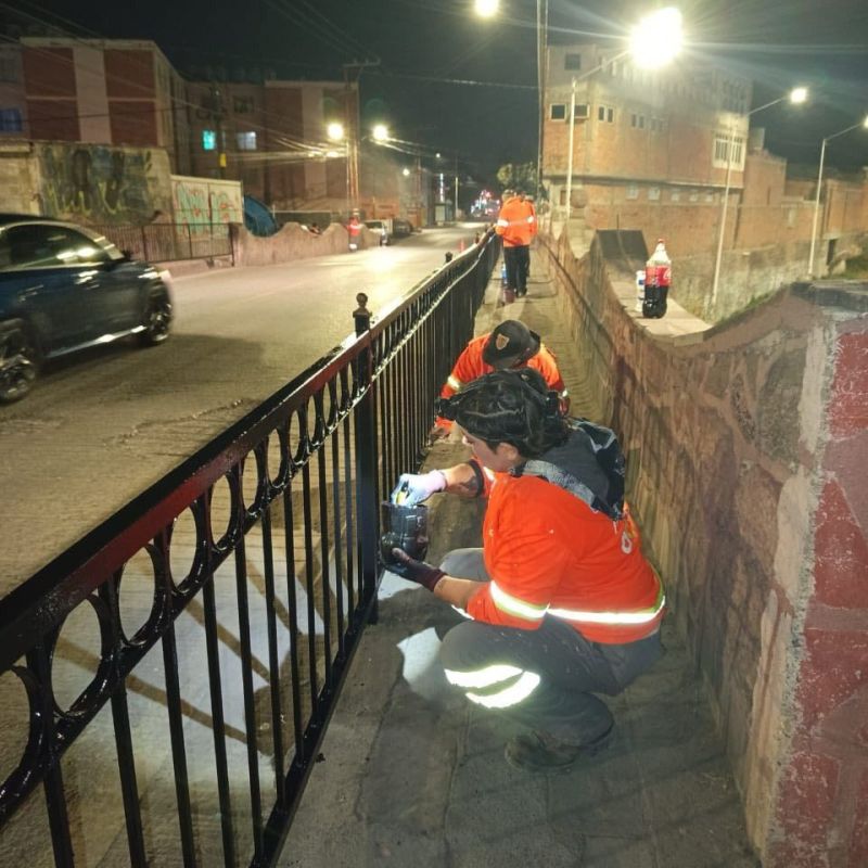 CONTINÚAN LOS TRABAJOS NOCTURNOS DEL GOBIERNO DE LA CAPITAL QUE FORTALECEN IMAGEN URBANA&nbsp; Y SEGURIDAD&nbsp;VIAL