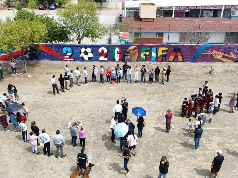 EN LA COLONA DALIAS UNEN ESFUERZOS VECINOS Y GOBIERNO MUNICIPAL PARA&nbsp;MEJORARLA