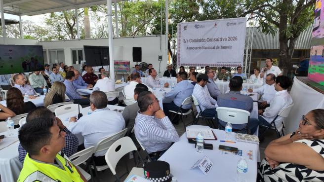 SE REÚNEN AUTORIDADES PARA REVISAR AVANCES DE CONECTIVIDAD AÉREA DE&nbsp;TAMUÍN