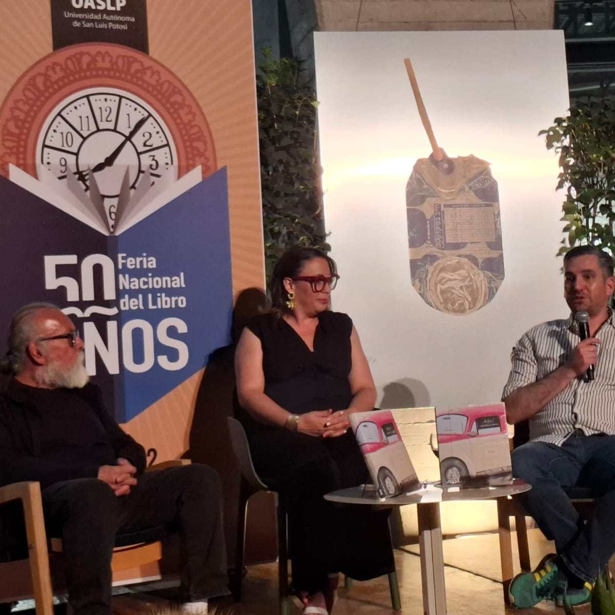 RODRIGO ÍMAZ PLATICÓ SOBRE SU EXPOSICIÓN «LATA DE PALESTINA» Y SU LIBRO «AQUÍ» EN LA FNL&nbsp;UASLP