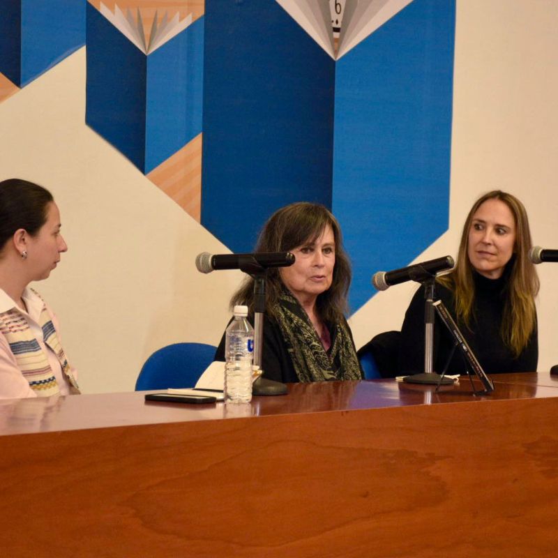 «SOY LA DAGA Y SOY LA HERIDA» NOVELA ENTRE LA MUERTE Y EL AMOR DE LAURA&nbsp;RESTREPO