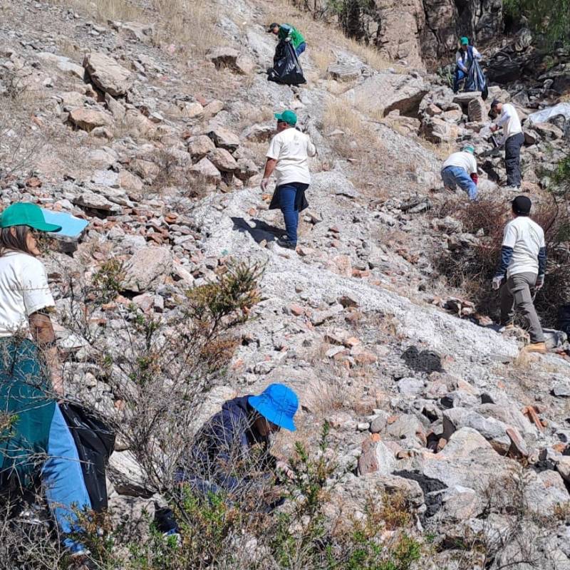 JORNADA DE LIMPIEZA EN LA PRESA DEL&nbsp;PEAJE