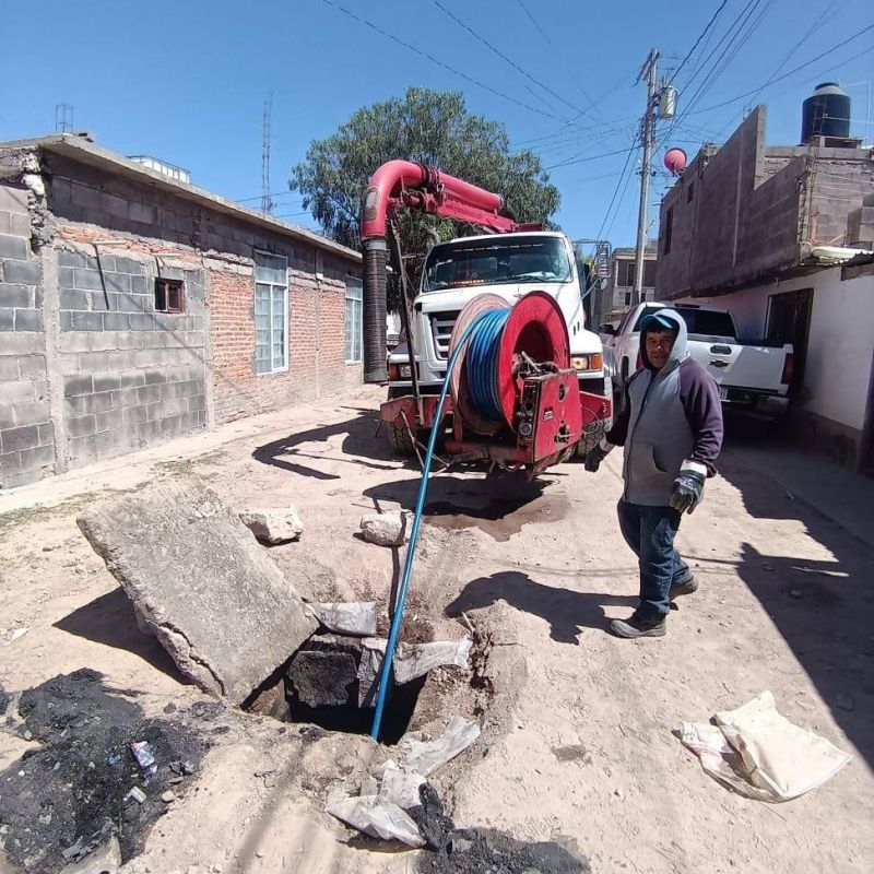 MUNICIPIO LIMPIA RED DE DRENAJE A PETICIÓN DE LOS HABITANTES DE LA COLONIA MARGARITA MORÁN Y EL POBLADO DE&nbsp;RINCONADA