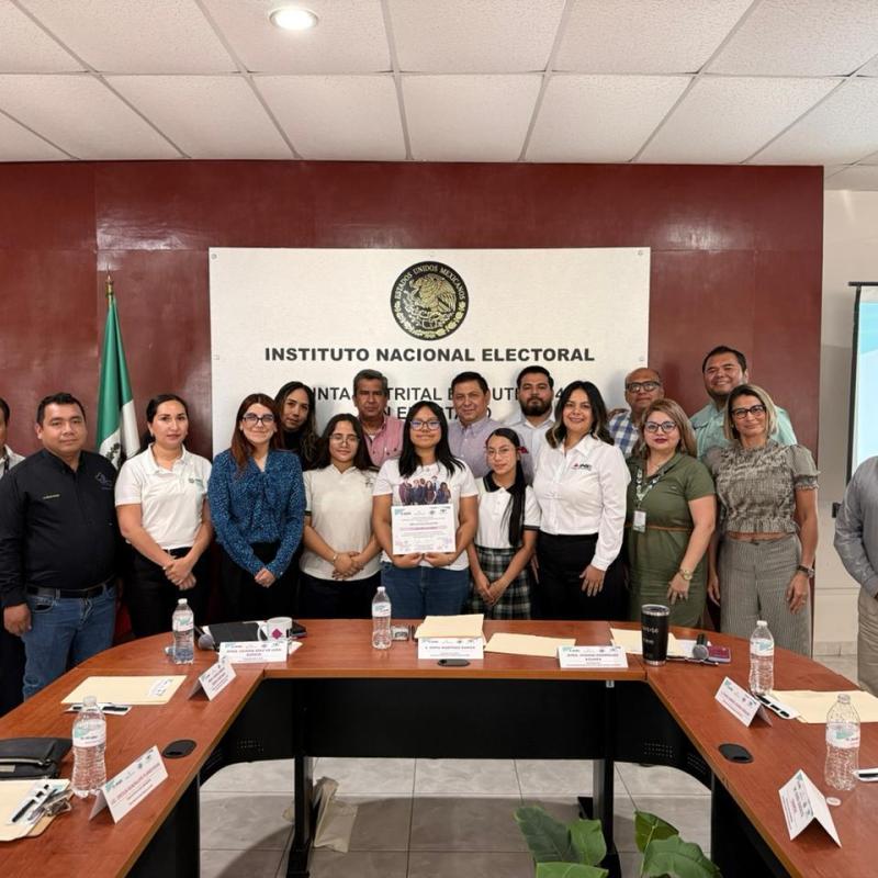 RECONOCE INE EN CIUDAD VALLES A JOVEN POTOSINA POR SU PARTICIPÓ EN EL CONCURSO NACIONAL DE&nbsp; LÍDERES CÍVICAS&nbsp;&nbsp;2025