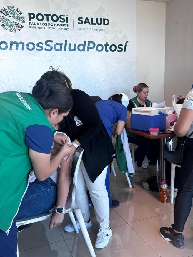 VACUNAN A MÁS DE 374 ADOLESCENTES PARA LA PREVENCIÓN DEL CÁNCER DEL CUELLO&nbsp;UTERINO