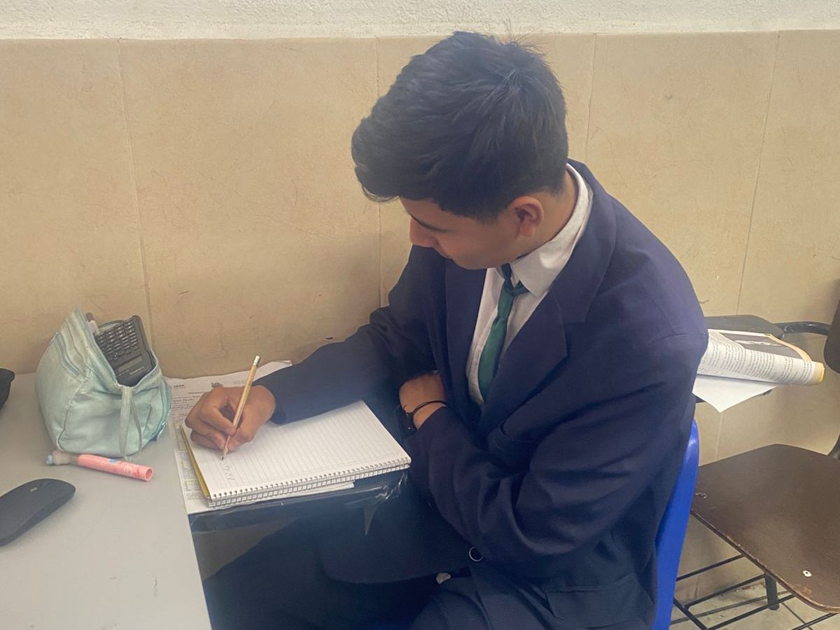 EN LA OLIMPIADA DE MATEMÁTICAS ESTUDIANTES DEL SEER OBTIENEN MEDALLA DE&nbsp;BRONCE