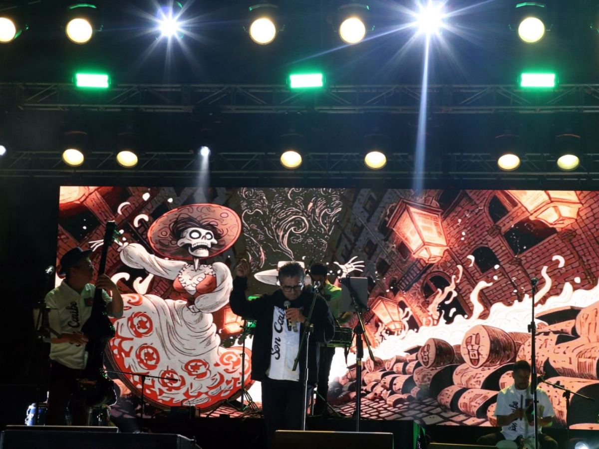 LA OBRA DE HELLEN KELLER ¡LA INCREÍBLE HISTORIA! CAUTIVA AL PÚBLICO EN EL TEATRO&nbsp;POLIVALENTE