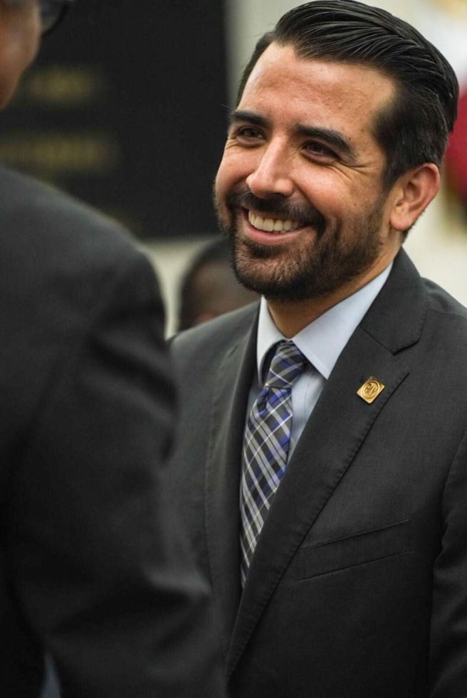 CAPACIDAD, TRAYECTORIA Y HONESTIDAD DISTINGUEN A ÁNGELES RODRÍGUEZ EN EL SERVICIO&nbsp;PÚBLICO