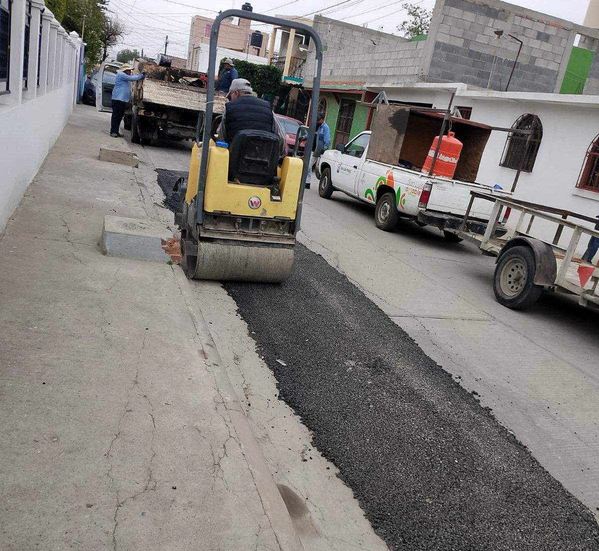 GOBIERNO MUNICIPAL REHABILITA CALLES EN COLONIAS LA ROSA, AVIACIÓN Y&nbsp;TEQUISQUIAPAN