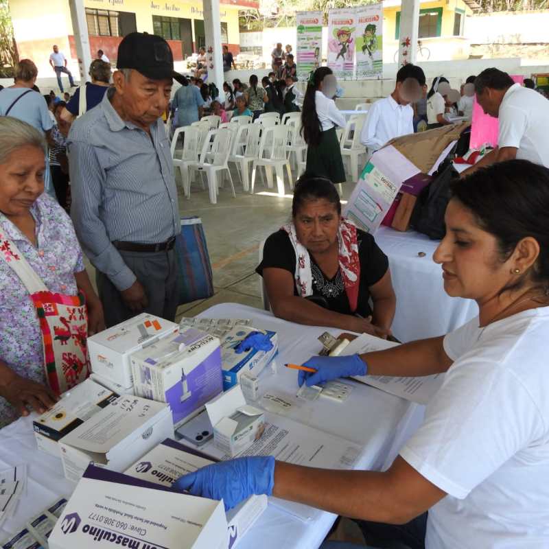 ACERCAN SERVICIOS MÉDICOS A SAN JOSÉ PEQUETZEN EN&nbsp;TANCANHUITZ