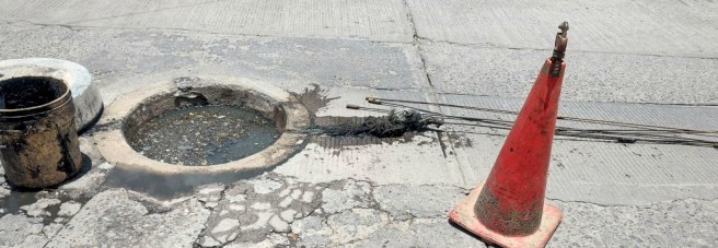 TAPÓN DE TRAPOS CAUSABA FUGA DEL DRENAJE EN LAS&nbsp;PIEDRAS