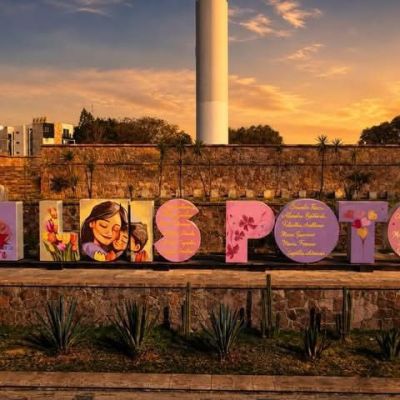 HOMENAJE DEL AYUNTAMIENTO A LAS MADRES EN LAS LETRAS&nbsp;MONUMENTALES