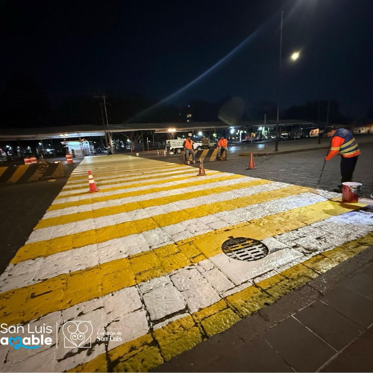 PINTAN PASO PEATONAL EN LA INTERSECCIÓN DE CONSTITUCIÓN Y&nbsp;ALAMEDA