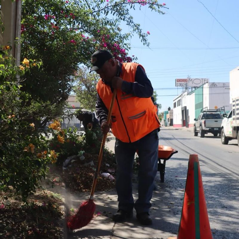 SERVICIOS MUNICIPALES DE LA CAPITAL REALIZA LIMPIEZA EN AVENIDA&nbsp;FLEMING
