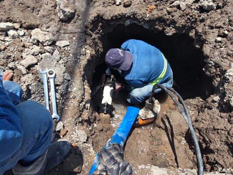 SE REPARÓ LA FUGA DE AGUA POTABLE&nbsp; EN LA&nbsp; CALLE DE&nbsp; TANINUL Y&nbsp;TABOADA