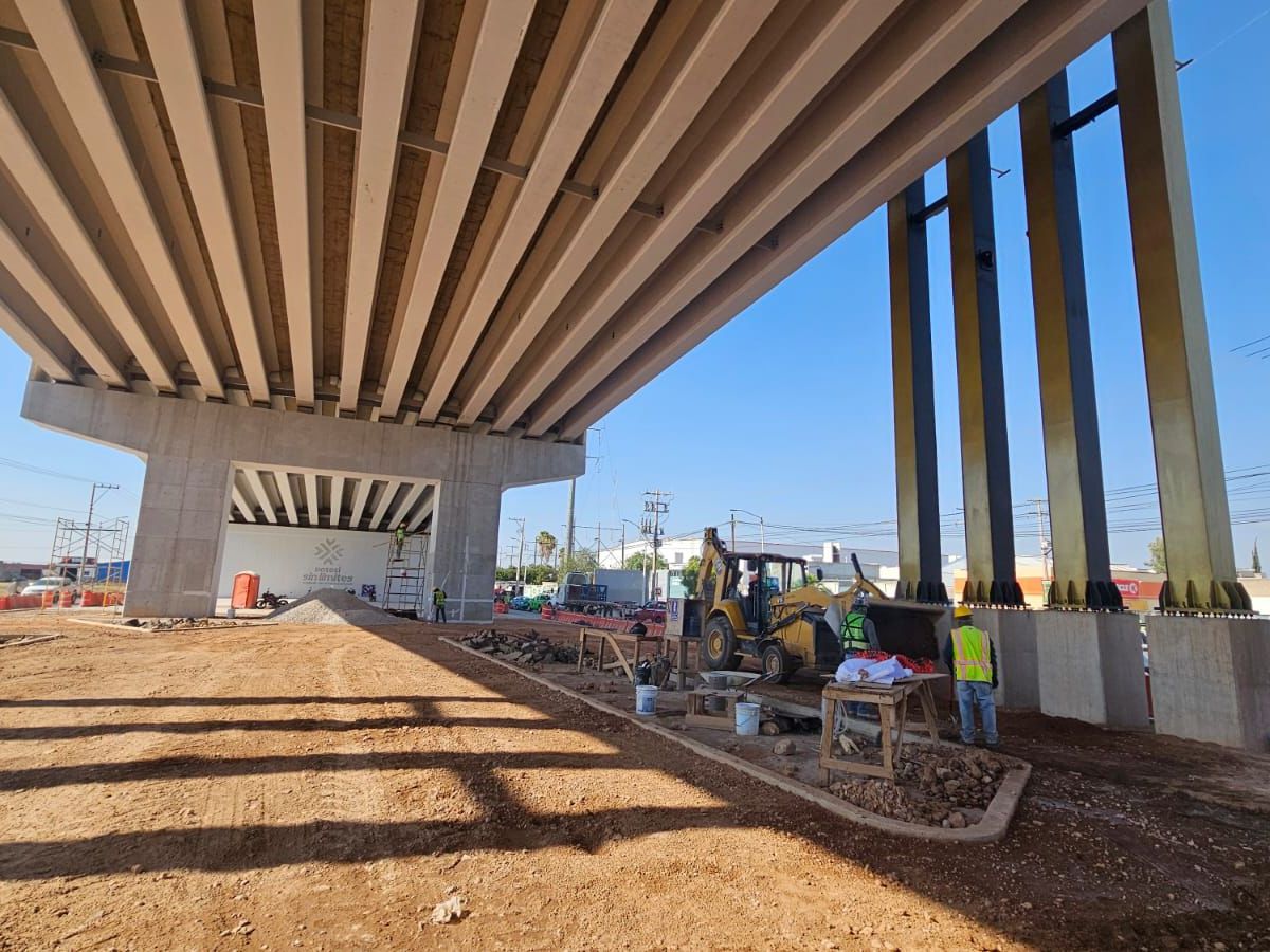 CIERRES VIALES POR MONTAJE DE TRABES EN PUENTE BULEVAR VALLE DE LOS FANTASMAS- CIRCUITO POTOSÍ&nbsp;ORIENTE