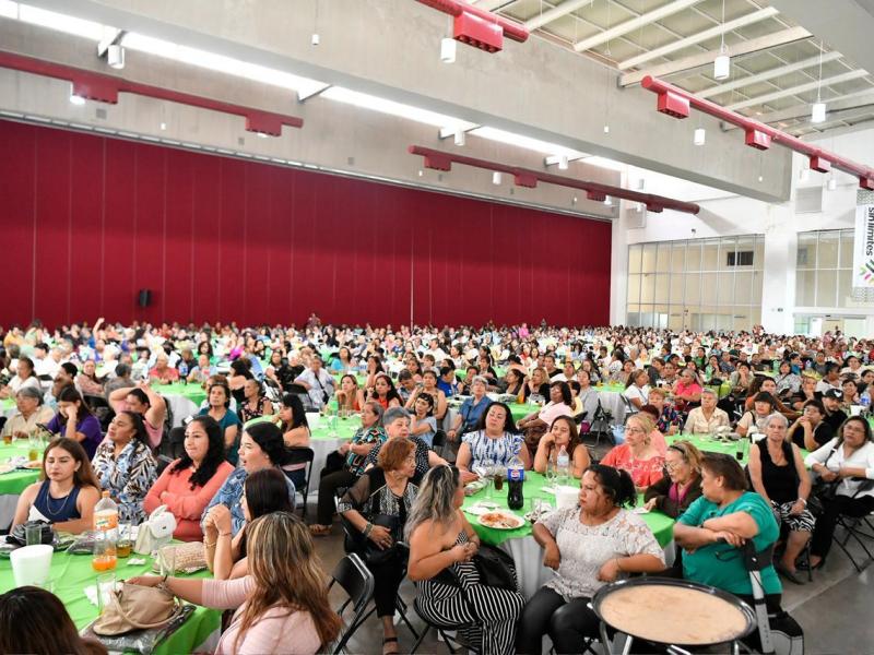 RICARDO GALLARDO GARANTIZA SALUD A MADRES&nbsp;POTOSINAS