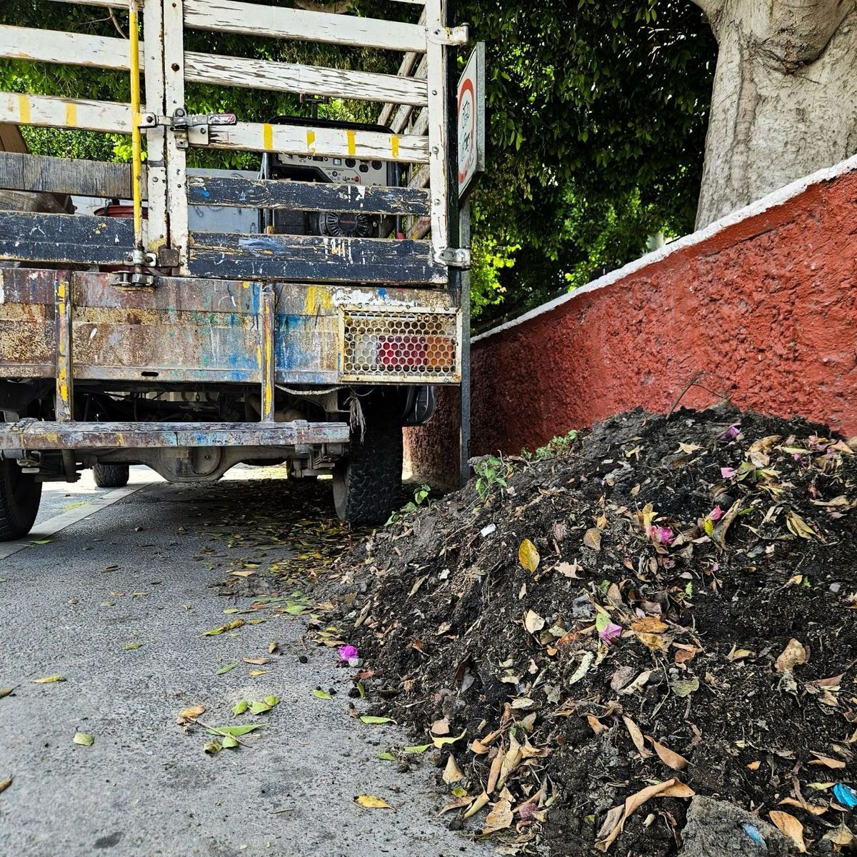 PIDEN&nbsp; NO TIRAR BASURA EN LA VÍA PÚBLICA PARA EVITAR&nbsp;INUNDACIONES