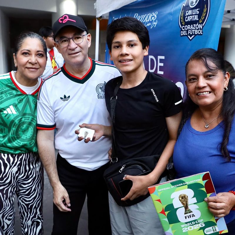 SE REALIZÓ EL PRIMER GRAN INTERCAMBIO DE ESTAMPAS SEL ALBUM DE&nbsp;FUTBOL