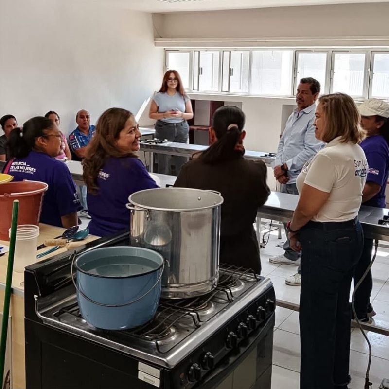 GOBIERNO MUNICIPAL FOMENTA CAPACITACIÓN A MUJERES CON TALLER IMPERMEA-&nbsp;BILIZANTE