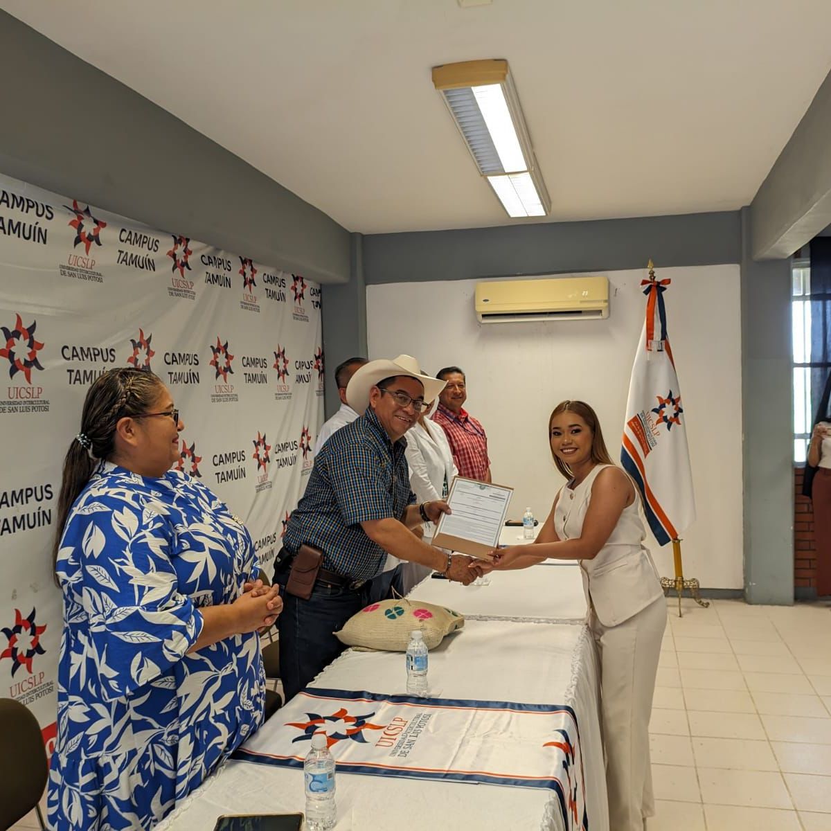 ESTUDIANTES DE LA UNIVERSIDAD INTERCULTURAL SON BENEFICIADOS CON PROGRAMA DE TITULACIÓN&nbsp;GRATUITA