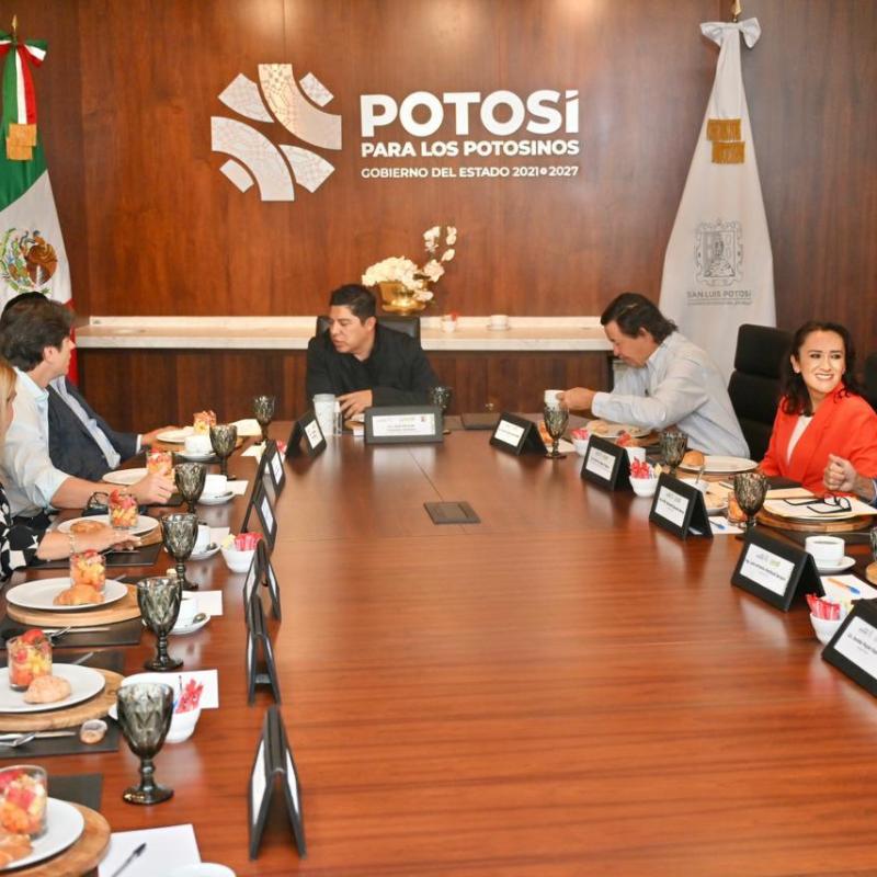 SE REUNIÓ GALLARDO CON&nbsp;EMPRESARIOS