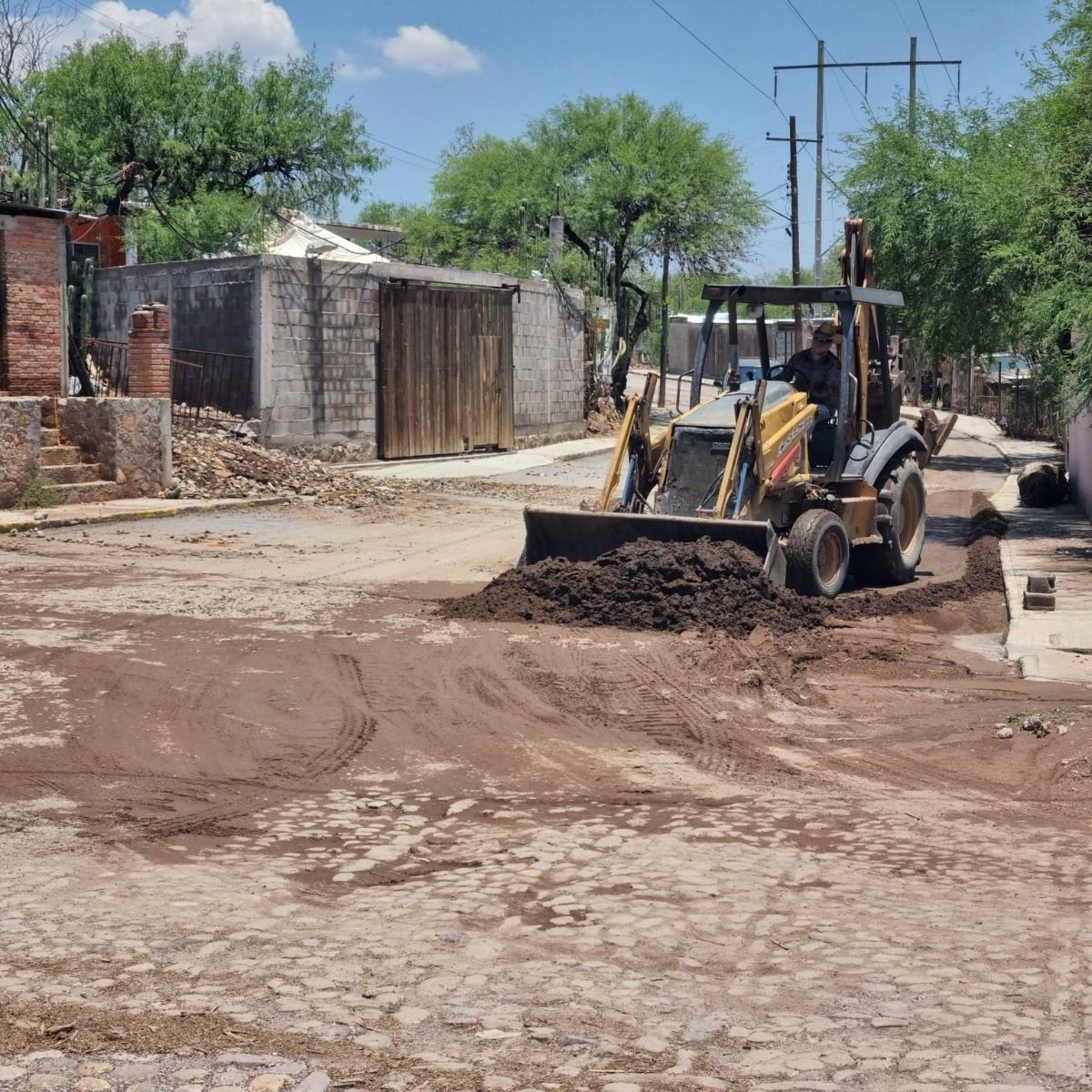 POR LAS RECIENTES LLUVIAS SE DA ATENCIÓN ESPECIAL A LA REHABILITACIÓN DE CAMINOS EN&nbsp;BOCAS