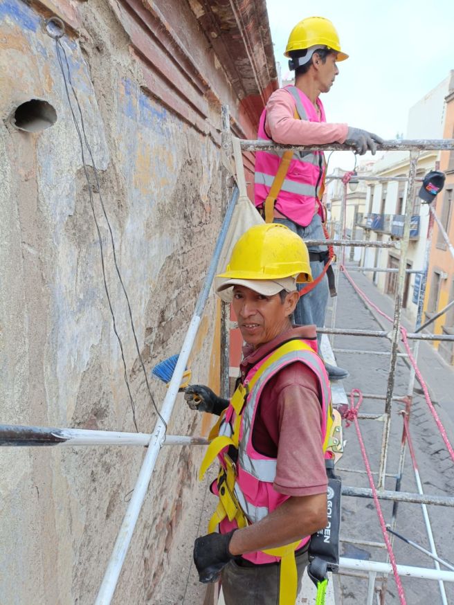 LA UGCH RETIRÓ GRAFITI Y ATENDIÓ UNA FINCA EN RIESGO EN EL PRIMER CUADRO DE LA&nbsp;CIUDAD