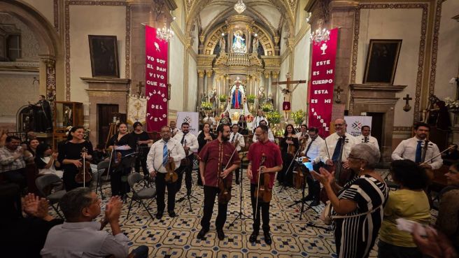 SE PRESENTÓ LA CAMERATA DE SAN LUIS EN EL BARRIO DE&nbsp;TLAXCALA