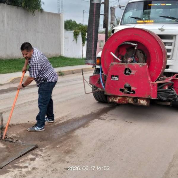 EN LA PILA LIMPIAN DRENAJES COMO ACCIÓN&nbsp;PREVENTIVA