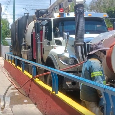 RETIRA INTERAPAS 440 KILOS DE BASURA DEL DRENAJE EN EL PUENTE MANUEL JOSÉ&nbsp;OTHÓN
