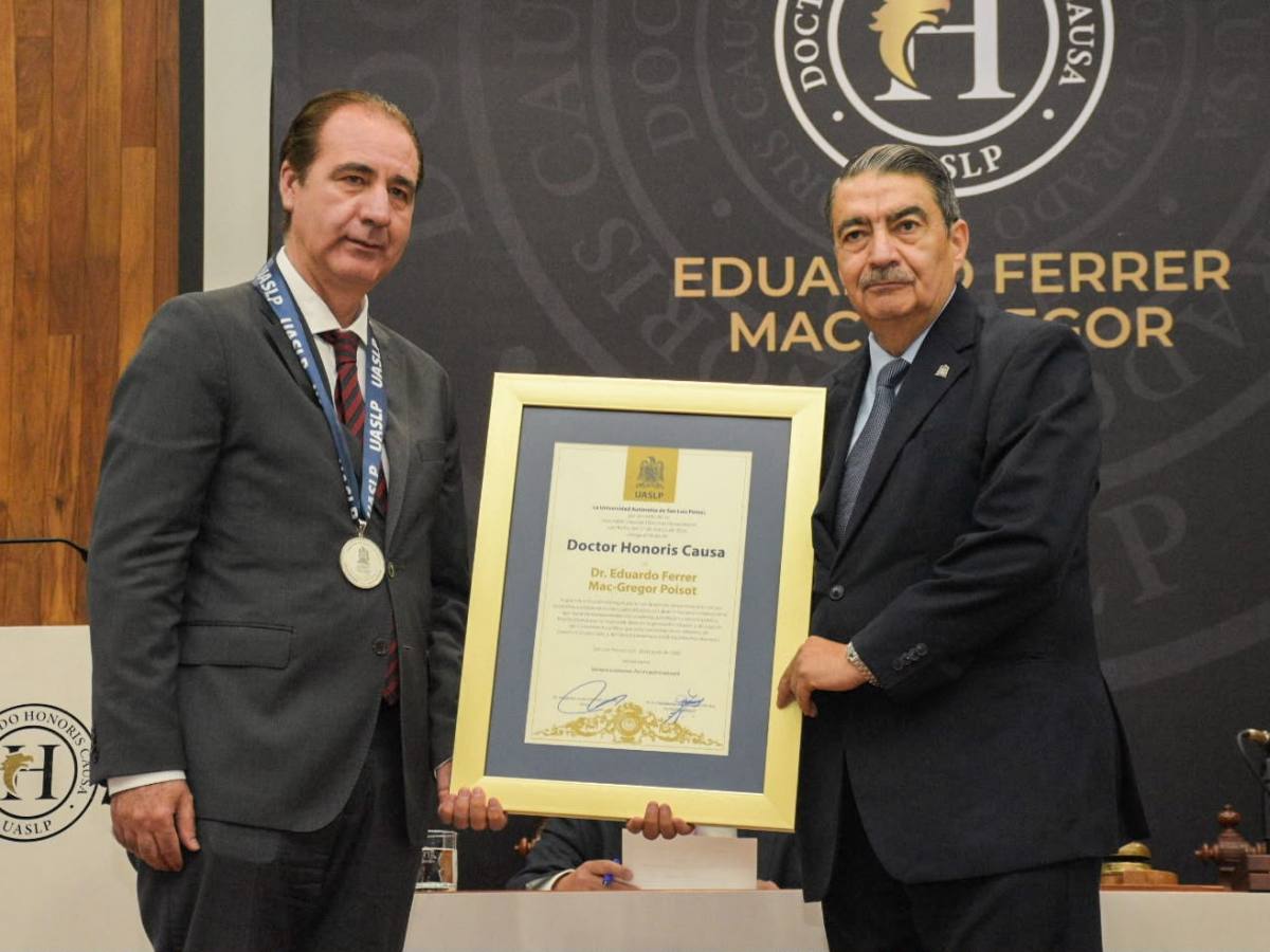 OTORGA LA UASLP EL GRADO DE DOCTOR HONORIS CAUSA A EDUARDO FERRER&nbsp;MAC-GREGOR