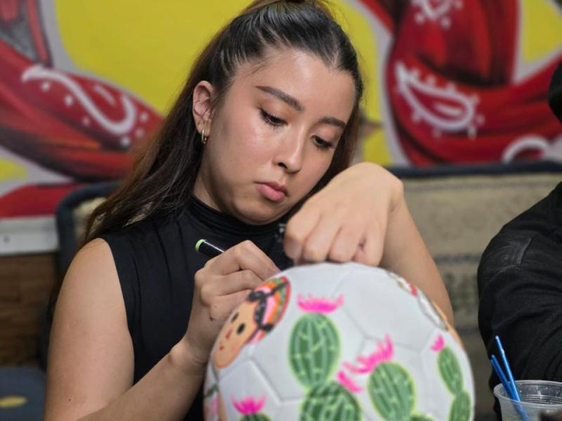 TRANSFORMAN BALONES EN OBRAS DE ARTE EN LA EXPOSICIÓN » PASIÓN SIN&nbsp;LÍMITES»