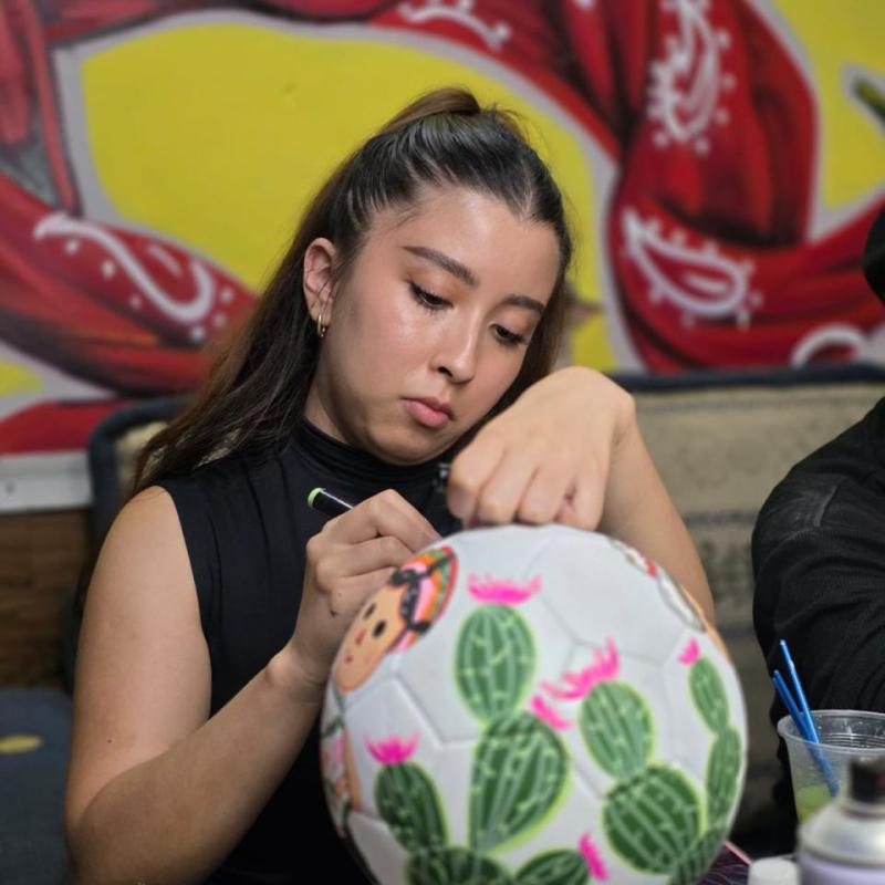 TRANSFORMAN BALONES EN OBRAS DE ARTE EN LA EXPOSICIÓN » PASIÓN SIN&nbsp;LÍMITES»
