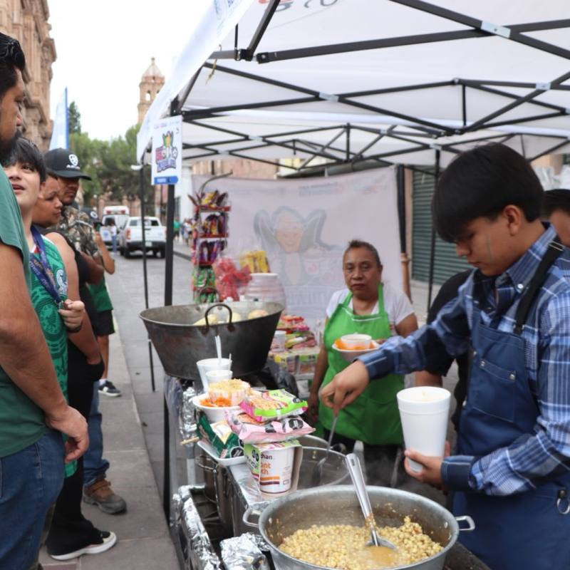 MILES DISFRUTAN DE LA FERIA MUNICIPAL DEL ELOTE&nbsp;MUNDIALISTA
