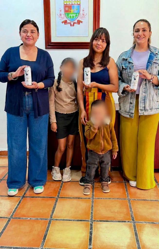 GOBIERNO DE LA CAPITAL PRESENTA LATA CONMEMORATIVA DE LA&nbsp;PILA