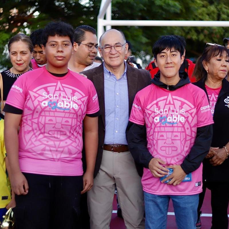 ENTREGÓ GALINDO  NUEVA CANCHA EN ARBOLEDAS DE&nbsp;JACARANDAS