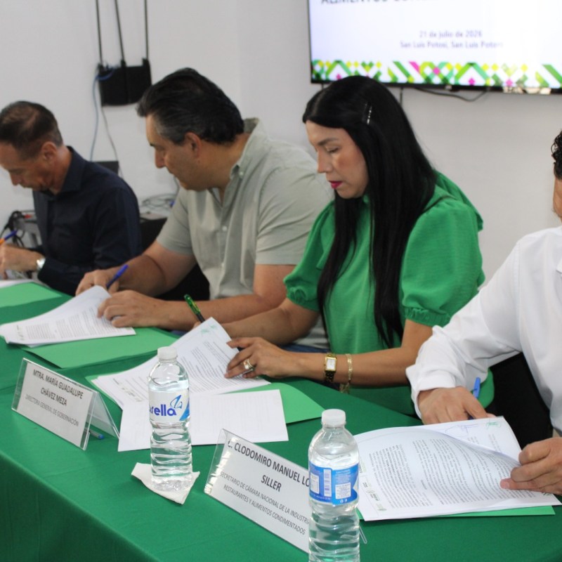 FIRMAN ACUERDO CANIRAC&nbsp; Y DIRECCIÓN GENERAL DE GOBERNACIÓN ESTATAL PARA AGILIZAR LA REGULARIZACIÓN DE&nbsp;LICENCIAS