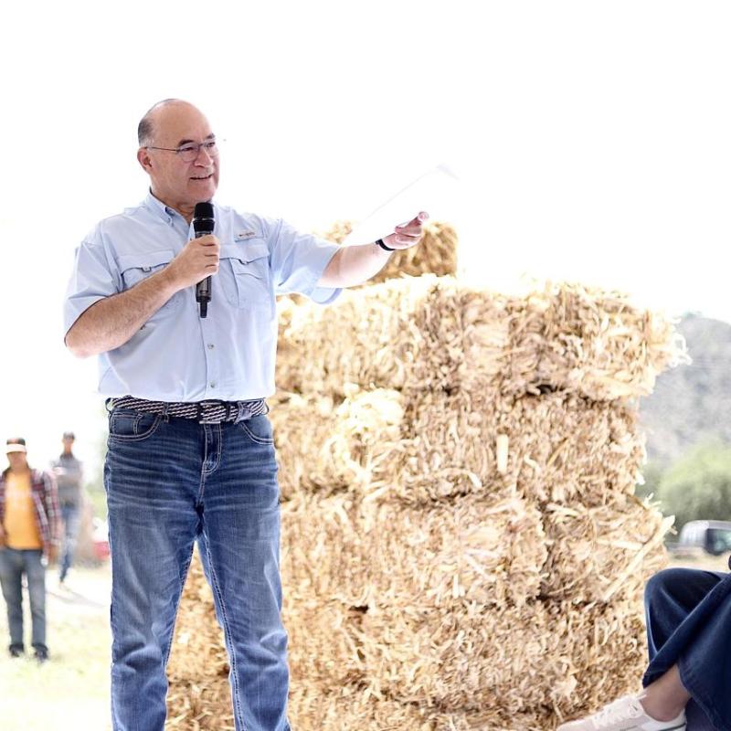 EL ALCALDE GALINDO ARRANCÓ EN PEÑASCO ENTREGA DE 6 MIL PACAS DE FORRAJE CON GARANTÍA&nbsp;2026