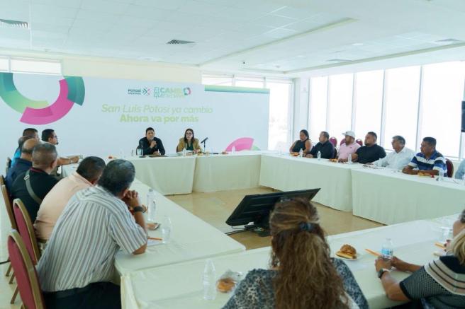SE,REUNIÓ GALLARDO CON TAXISTAS ACUERDAN MEJORA EN EL SERVICIO Y CONDICIONES DE&nbsp;TRABAJO