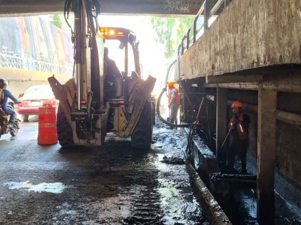 AVANZA LA LIMPIEZA DEL CÁRCAMO DEL PUENTE OTHÓN ANTE TEMPORADA DE&nbsp;LLUVIAS