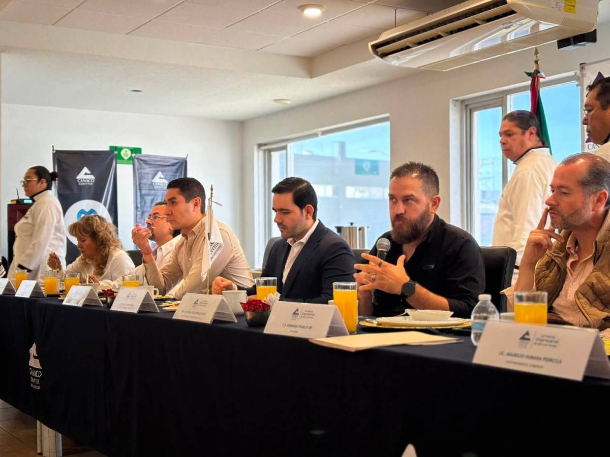 LOGRAN ACUERDOS ENTRE SECTORES PRODUCTIVOS Y GOBIERNO MUNICIPAL DE LA CAPITAL PARA AGILIZAR&nbsp;TRÁMITES