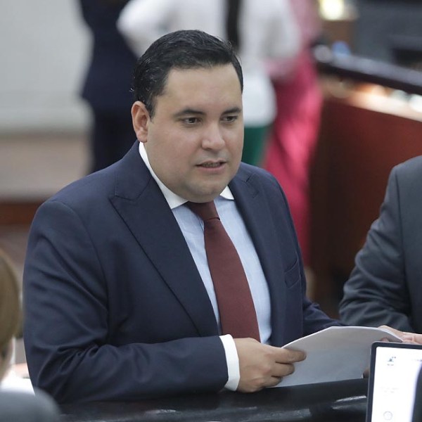 POR DECRETO EL 14 DE OCTUBRE DE CADA AÑO COMO “DÍA DEL CRONISTA&nbsp;POTOSINO”.